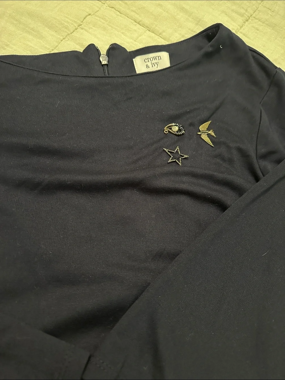 Cute crown & ivy navy  3/4 Sleeve Top with classy Gold Accent Pins zipper back